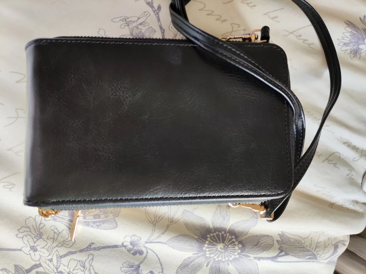 Bolsa porta celular transversal preta - Foto 5