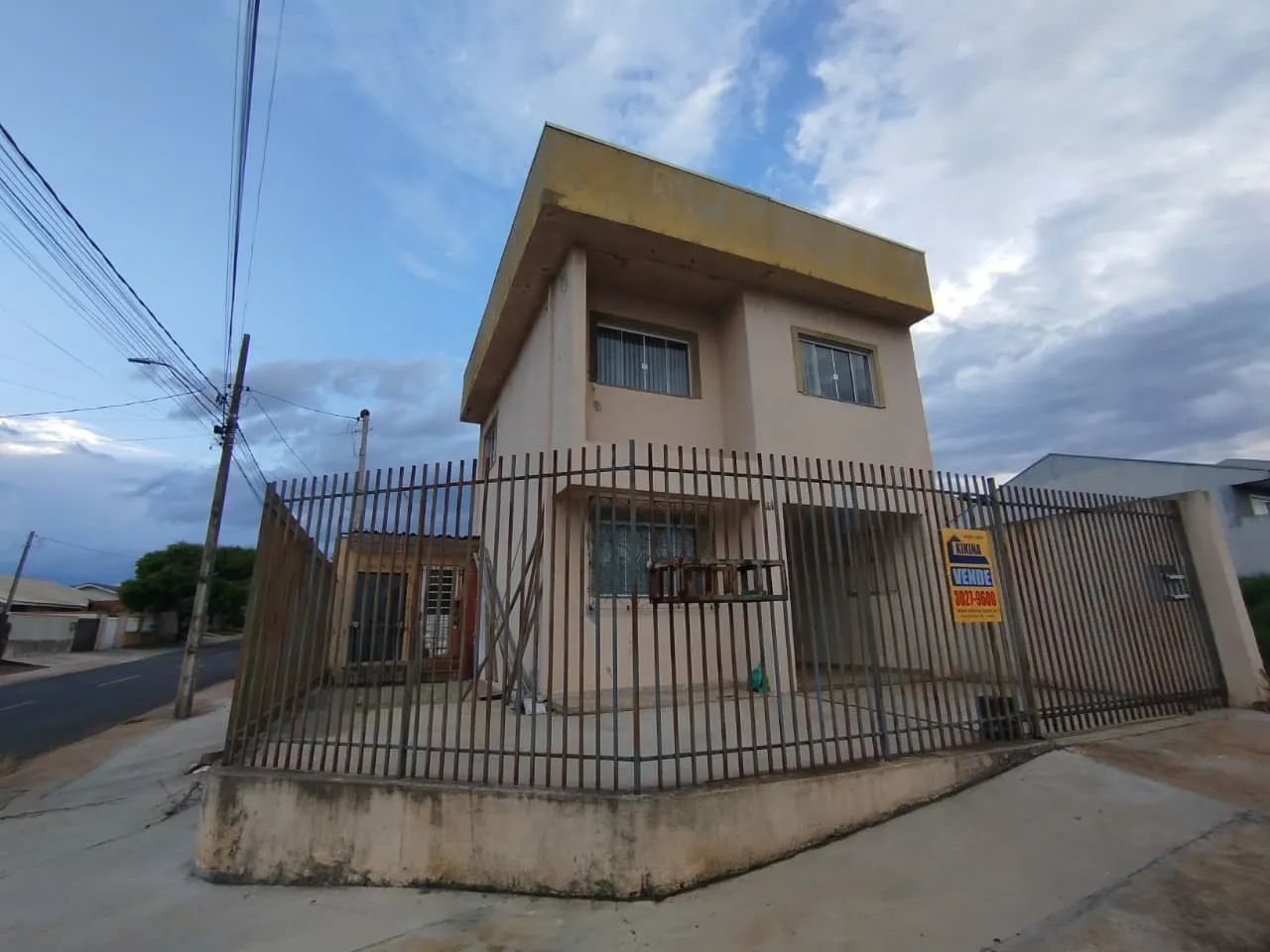 SOBRADO A VENDA EM UVARANAS