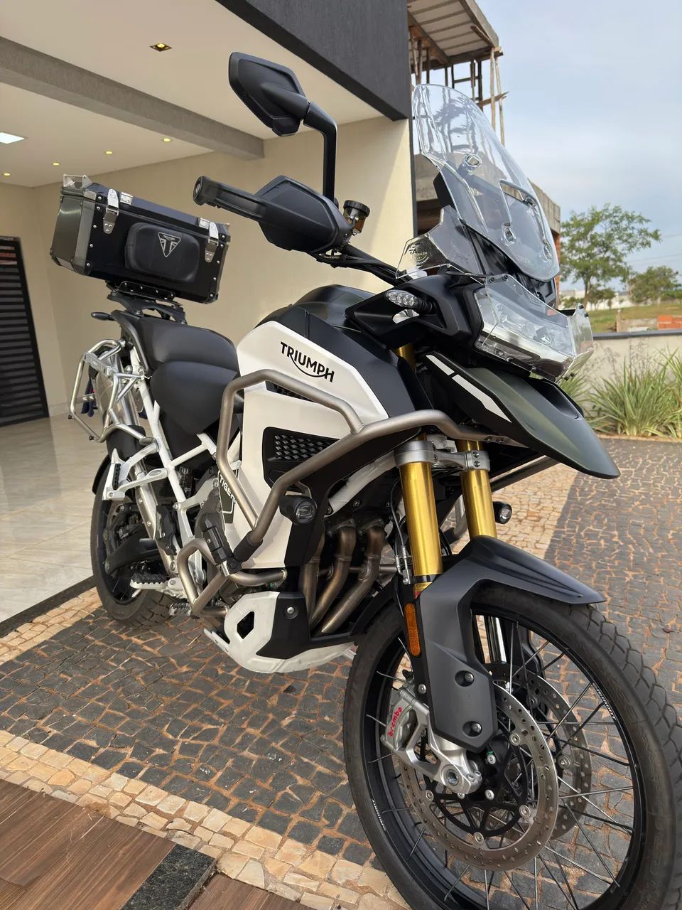 Triumph 1200 Rally Explorer 2022 - 1501748741 | OLX