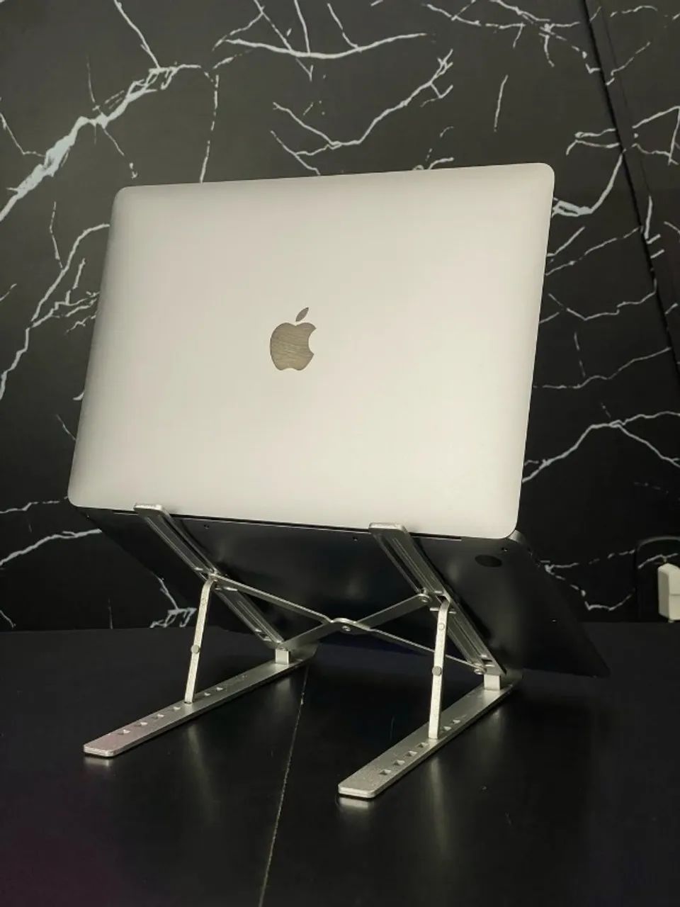 MACBOOK AIR M1/ 8GB RAM/ SSD 256GB/ 13.3 POLEGADAS IPS - Foto 2