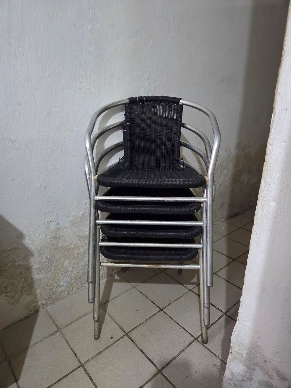 VENDE-SE 4 CADEIRAS