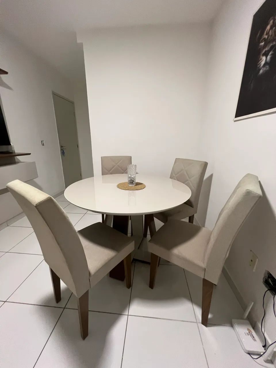 Mesa com tampo de vidro 