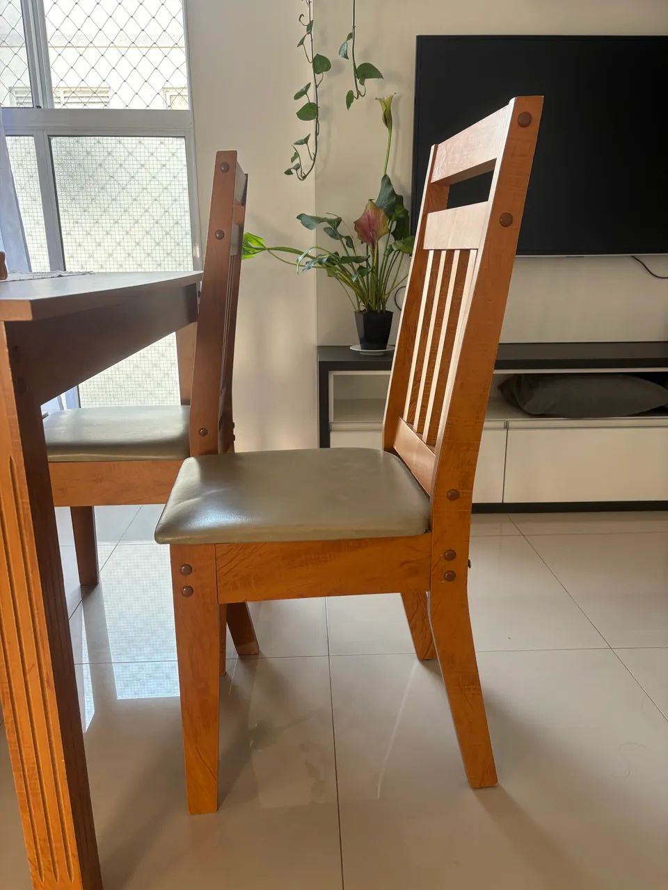 Mesa de Jantar - 4 cadeiras - Foto 2