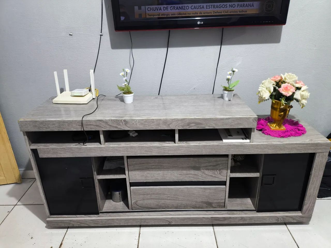 Vendo este raque para sala em perfeito estado. 