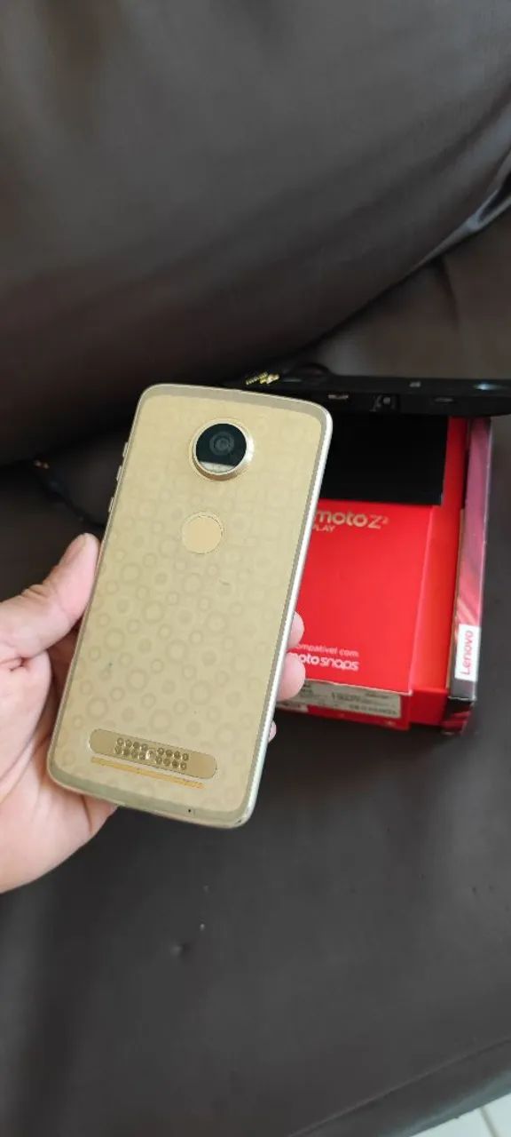 MOTO Z2 PLAY 64gb + SNAP PROJETOR + CAIXA! CELULAR IMPECÁVEL! RARO DE ACHAR.  - Foto 2