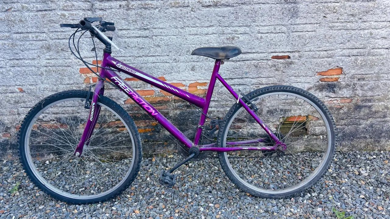 *VENDO BICICLETA ROXA DONNA FREEDOM - Foto 2