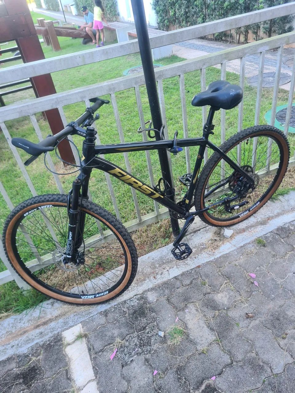 Vendo bike Mtb  29 First 12V Shimano Deore