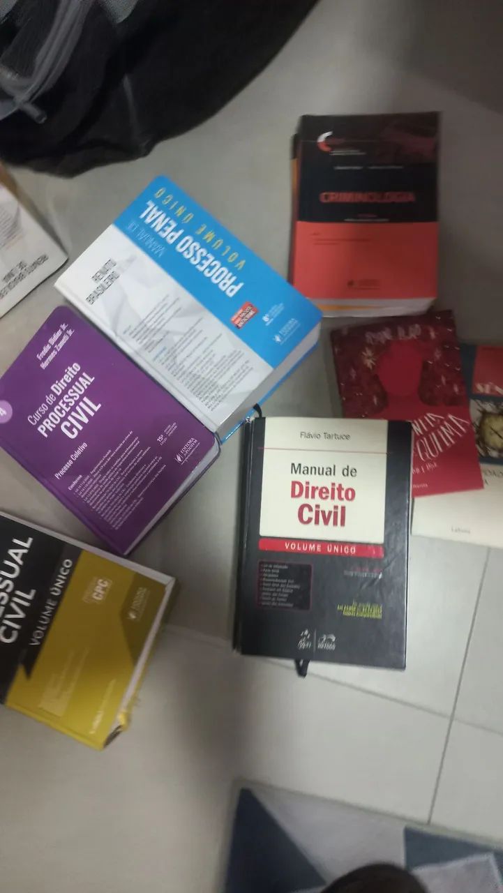Livro jurídico