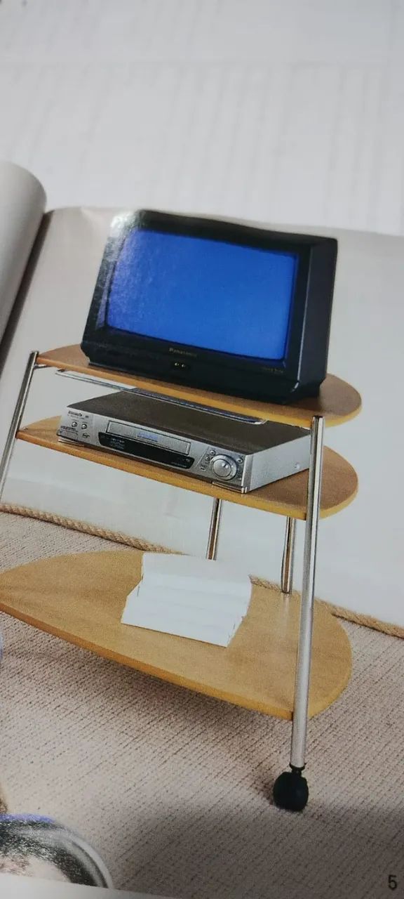 Mesa de Apoio de Sala e TV Tok Stok - Desapegar  - Foto 2