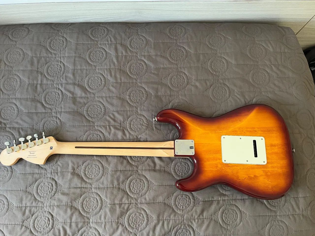 Guitarra Squier Standard Stratocaster Flame Maple Top - Foto 3