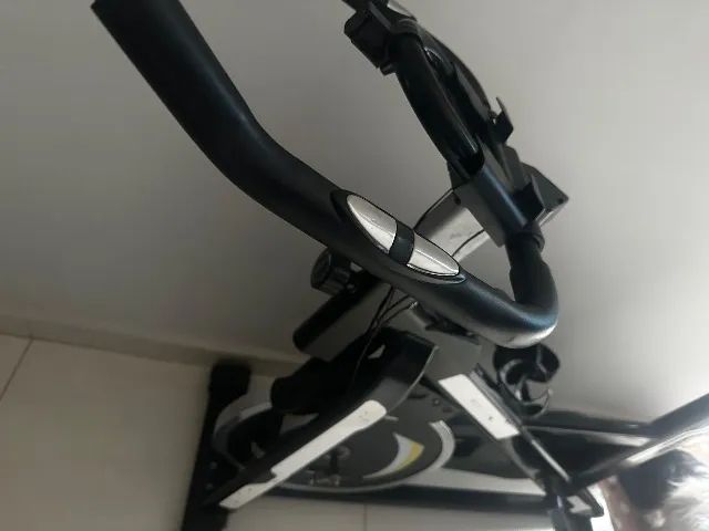 Bicicleta spinning semi nova - Foto 3