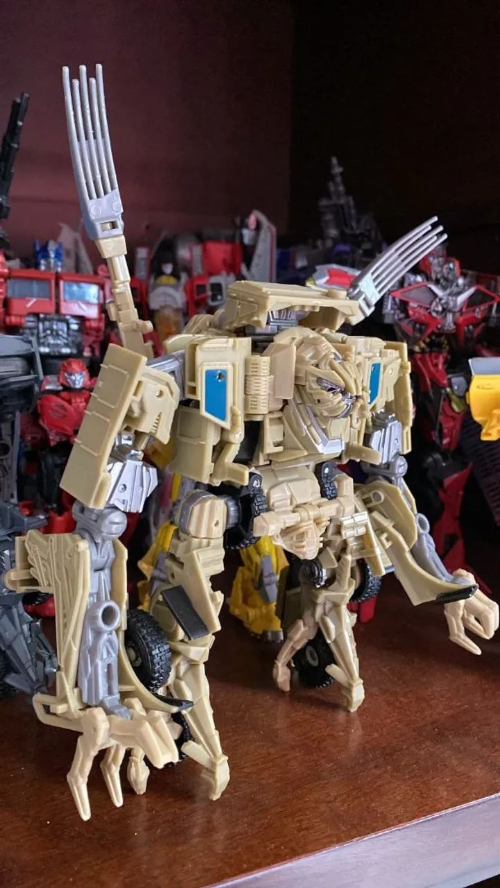 Transformers studio series 33 bonecrusher  - Foto 4