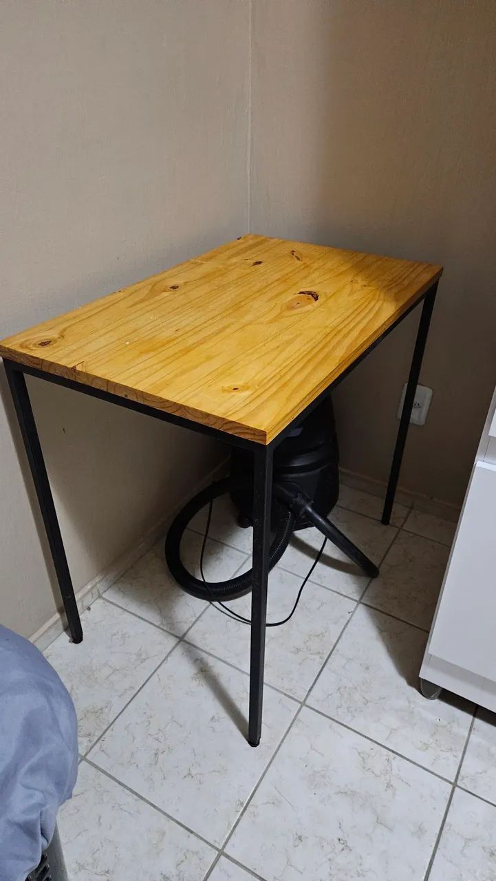 Mesa pinus e Metalon 