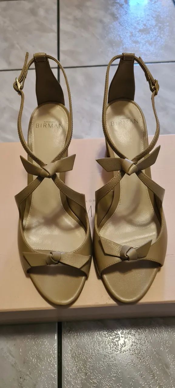 Salto alto bege - Alexandre Birman 