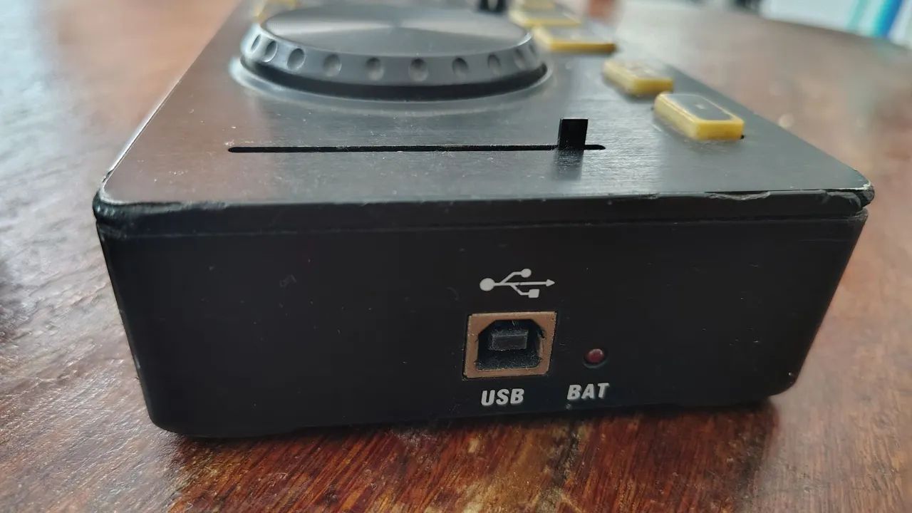 Controladora DJ Behringer - Foto 5
