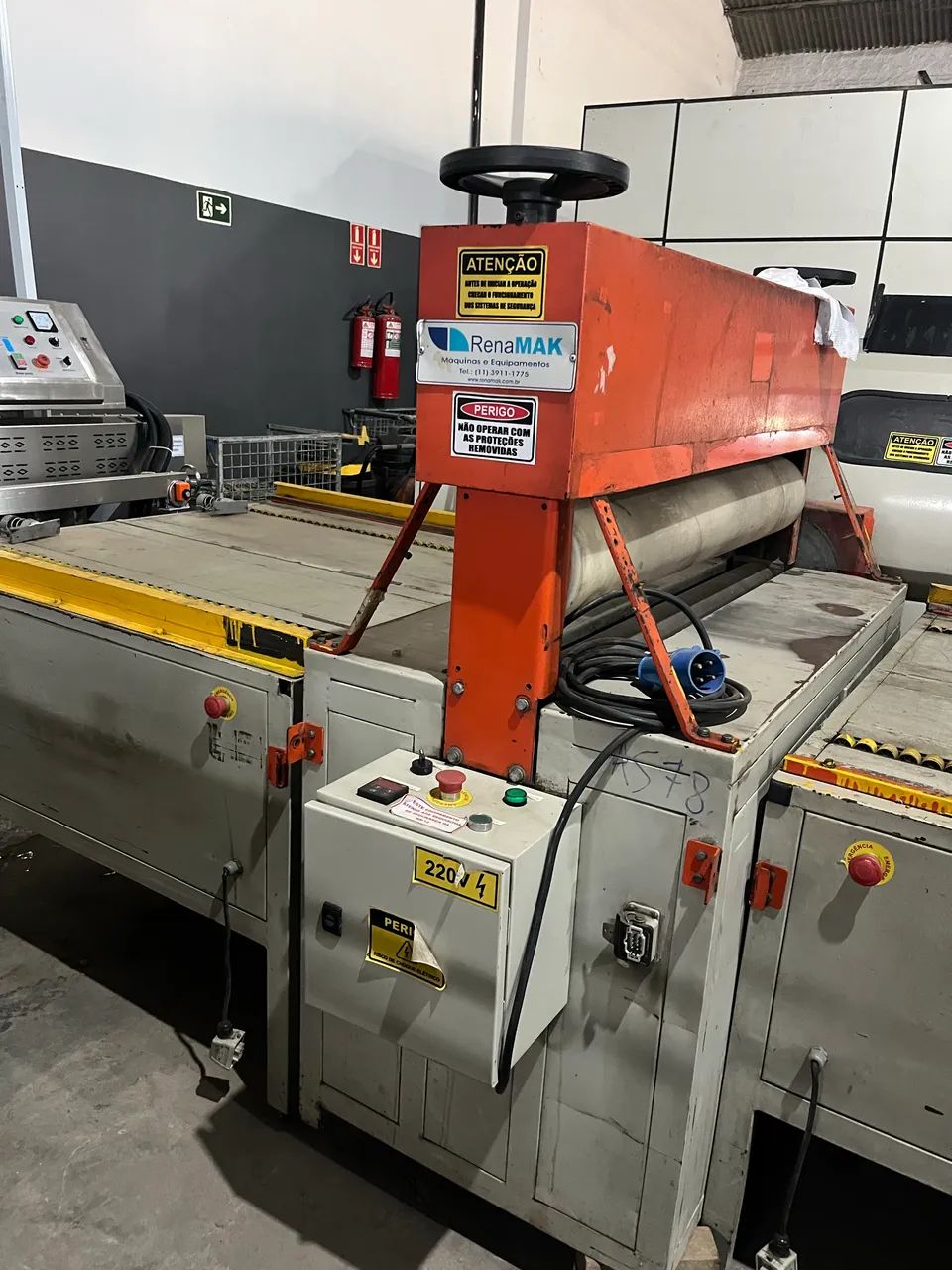 Corte e vinco automático Renamak para embalagens  - Foto 2