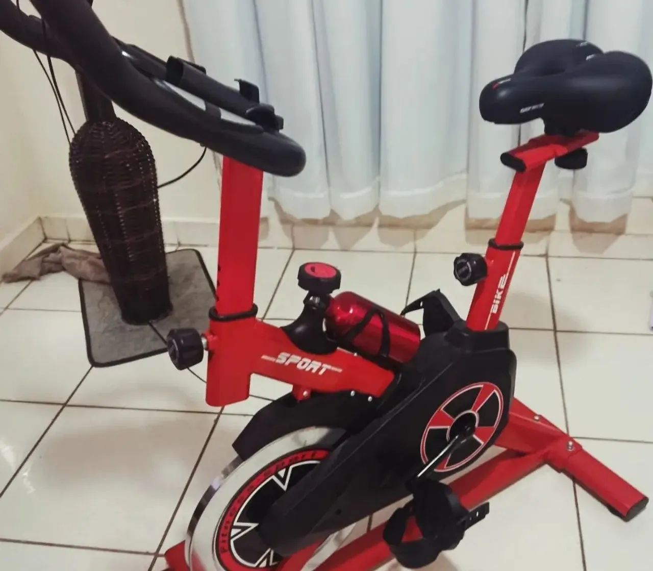 Bicicleta ergometrica novinha...