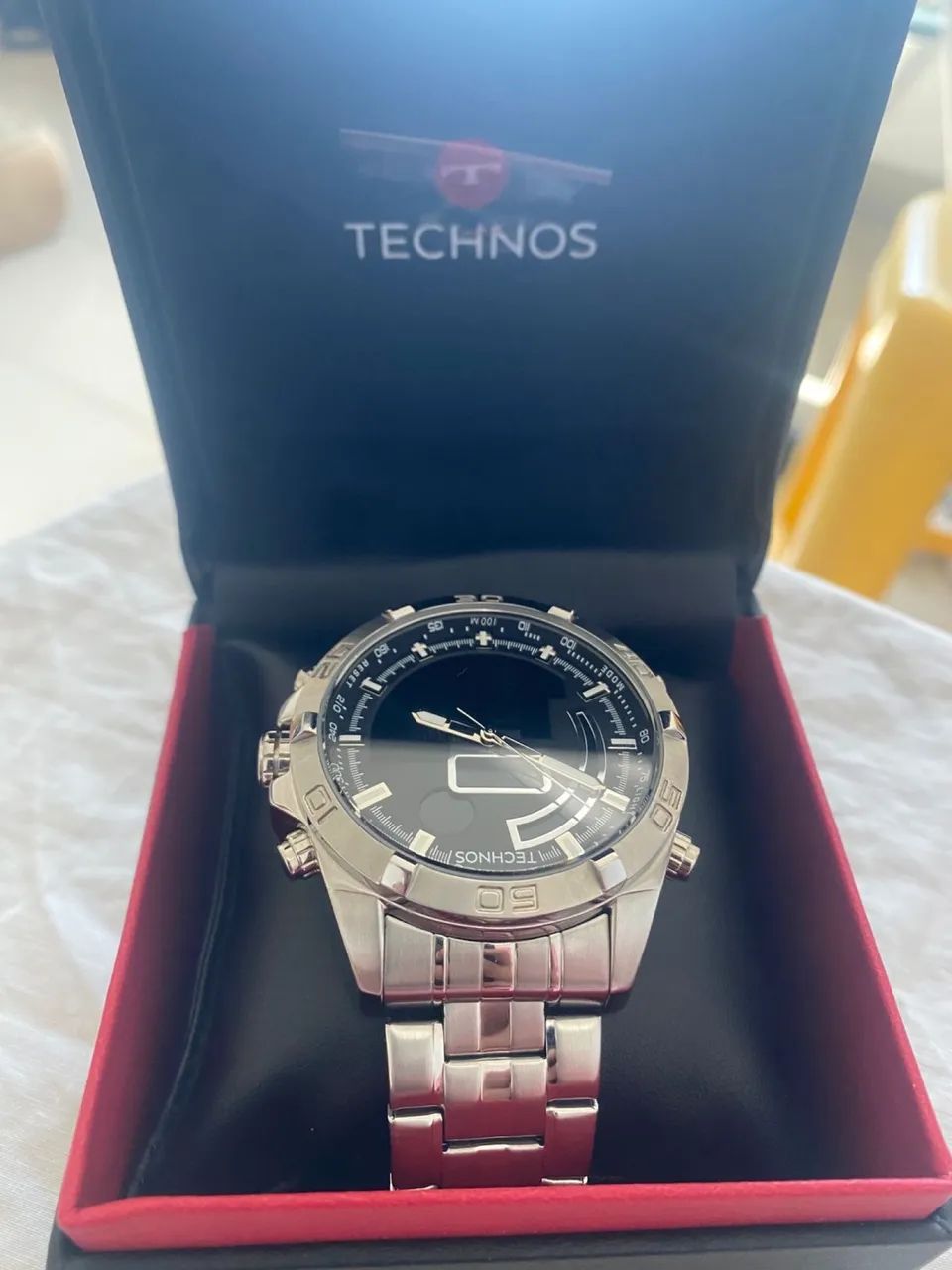 Vendo Relógio TECHNOS