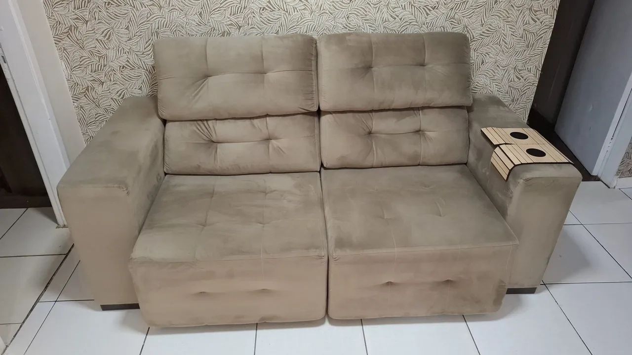 Vendo Sofá Retrátil em Ótimo Estado R$ 1000 - Foto 2