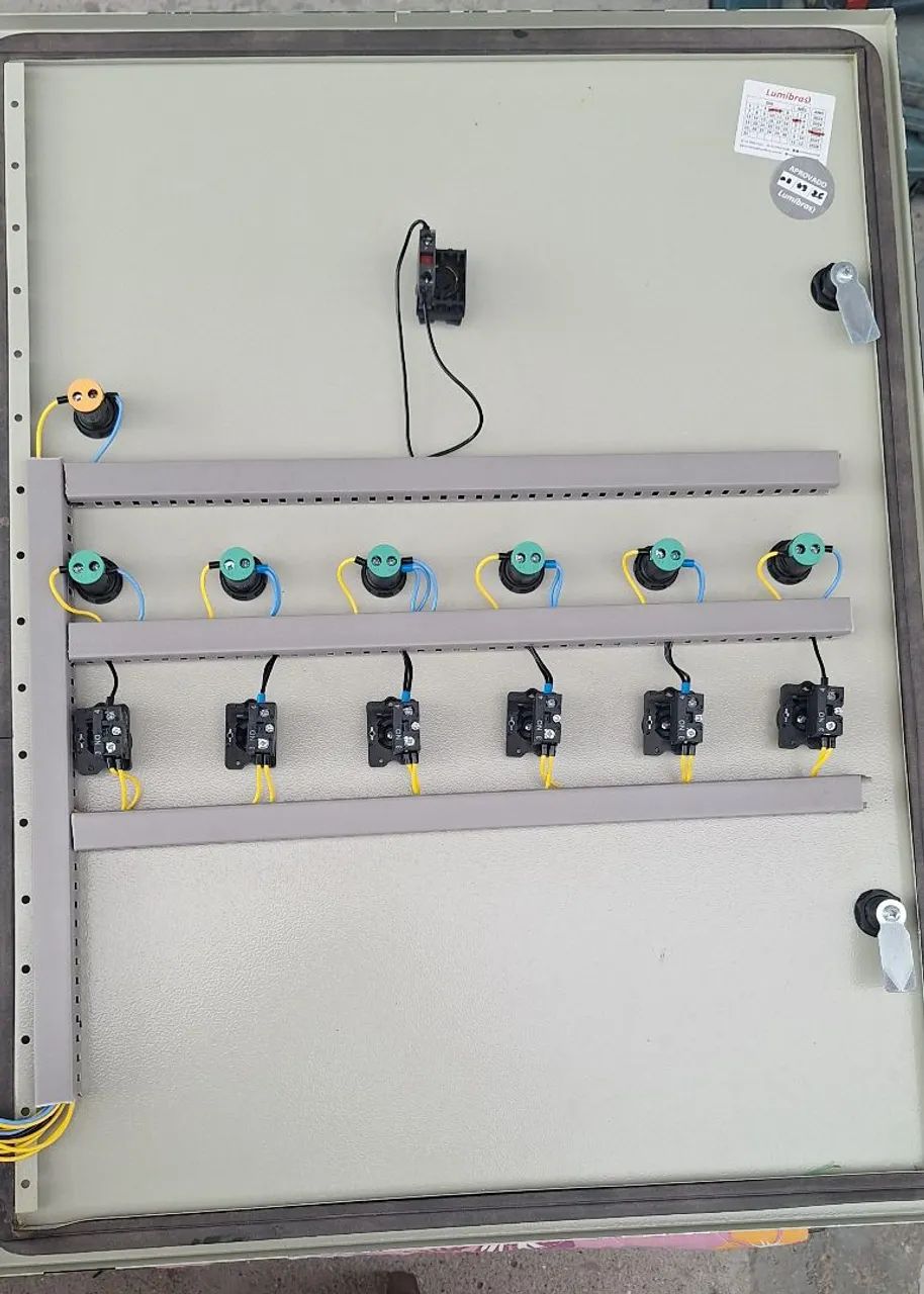 Montagem de paineis eletricos - Foto 4