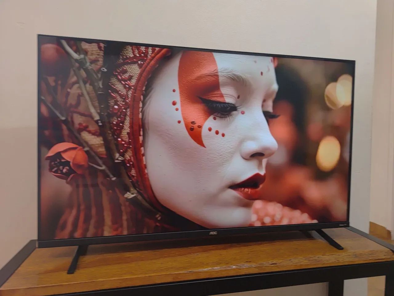 Smart Tv 43 Polegadas Full HD. SISTEMA ROKU BORDA INFINITA  - Foto 4