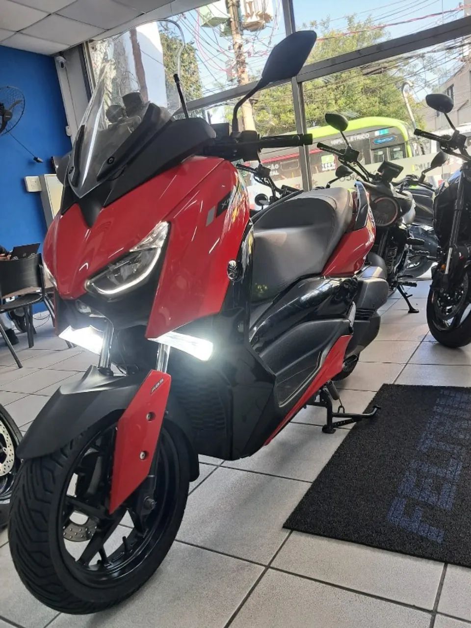 YAMAHA XMAX ABS - Foto 3