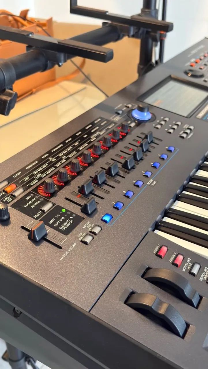 Yamaha Montage 61 - Foto 4