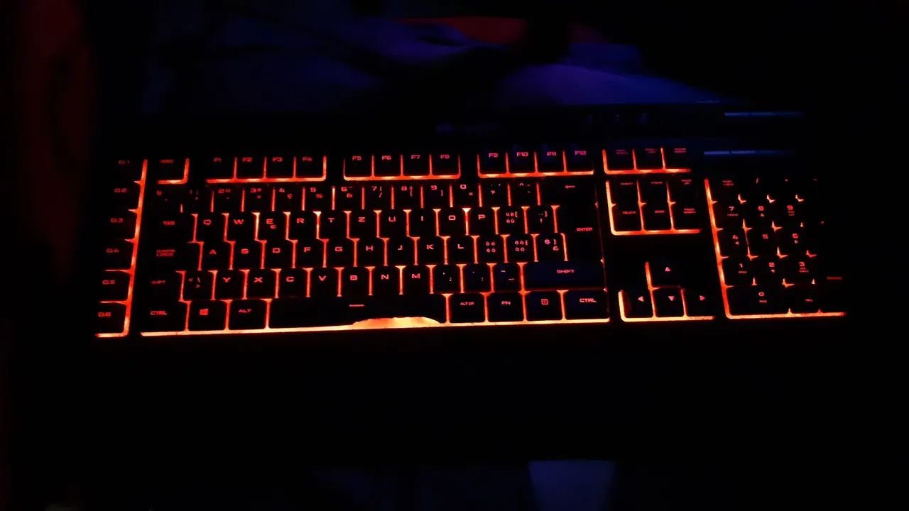 Teclado Corsair K55 RGB - Foto 2