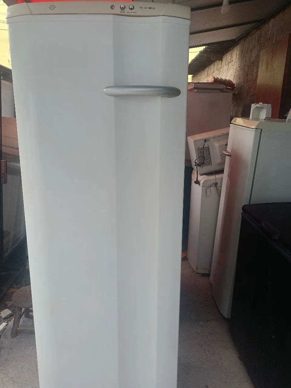 Freezer vertical Eletrolux FE 26 