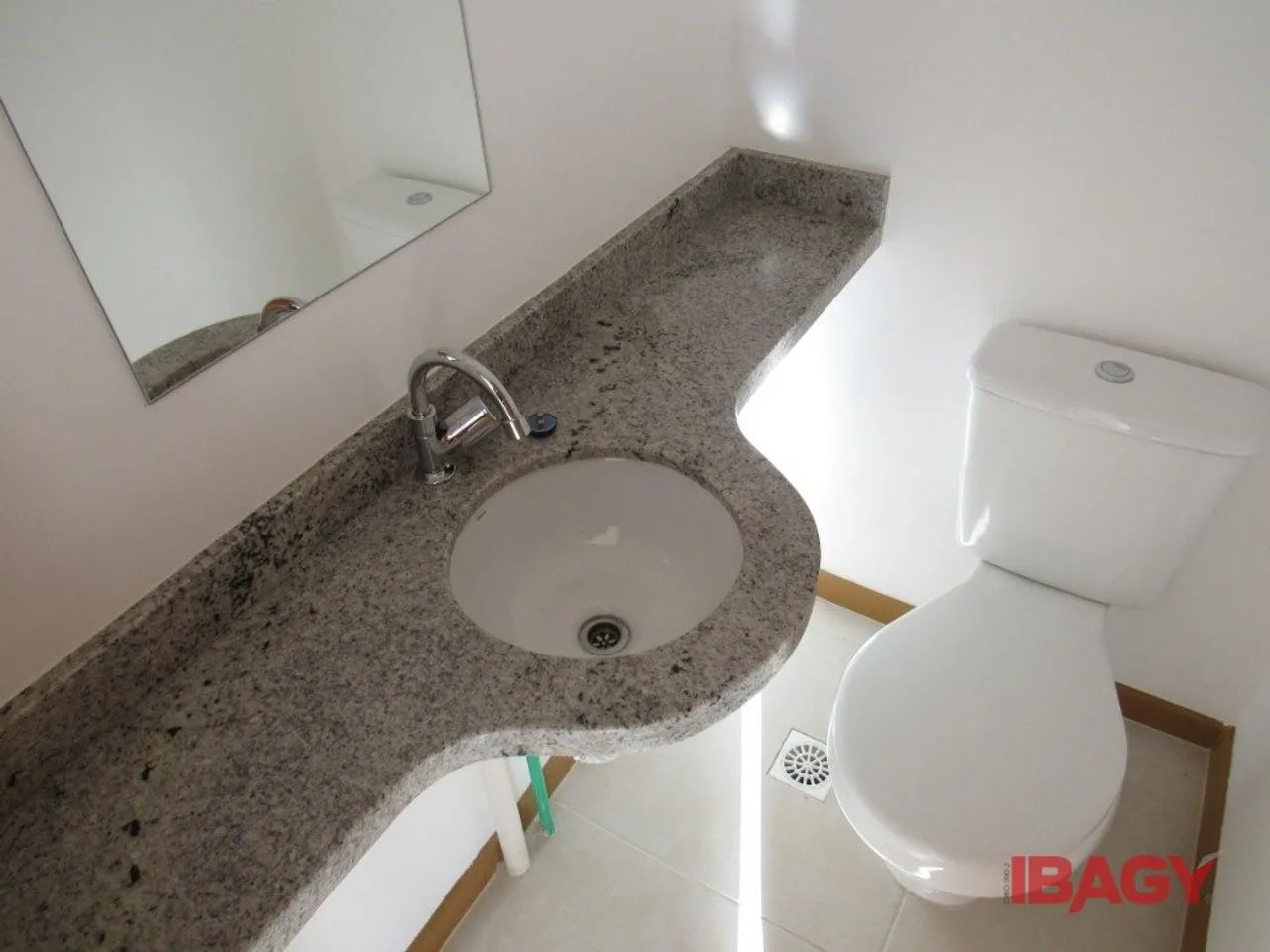 Excelente Apartamento 3 dormitório(s) em Abraão - Florianópolis - Foto 5