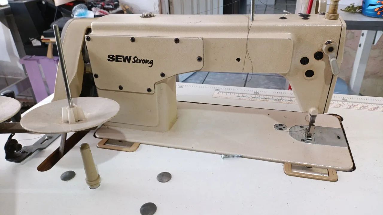 Máquina de costura  - Foto 3