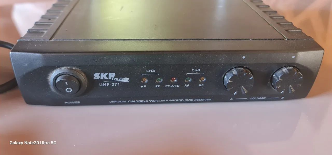 KIT CAPTAÇÃO DE VOZ E SOM SKP PRO AUDIO UHF-271  DUAL CHANNELS WIRELESS - Foto 4