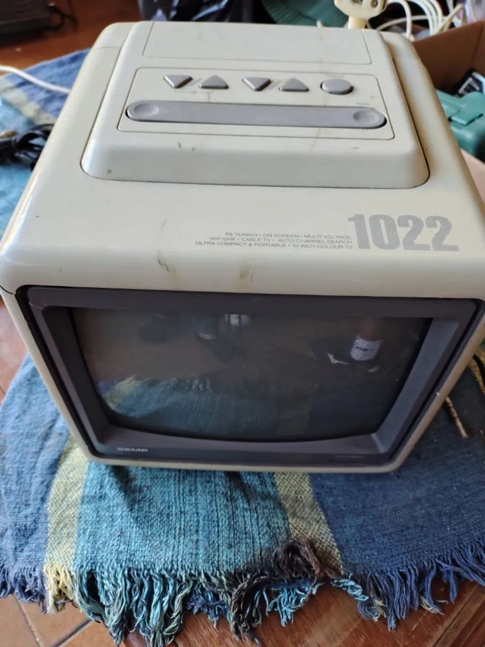 TV Antiga Vintage Semp Toshiba 1022 De Tubo 10 Polegadas - Funcionando!