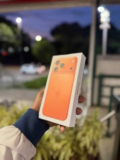iPhone 17 pro Max 256gb BRANCO / LARANJA   - Foto 2