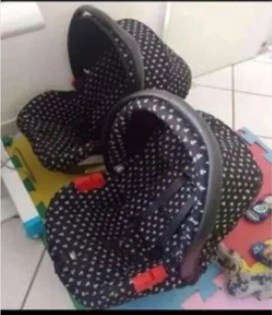 Bebê conforto com base 