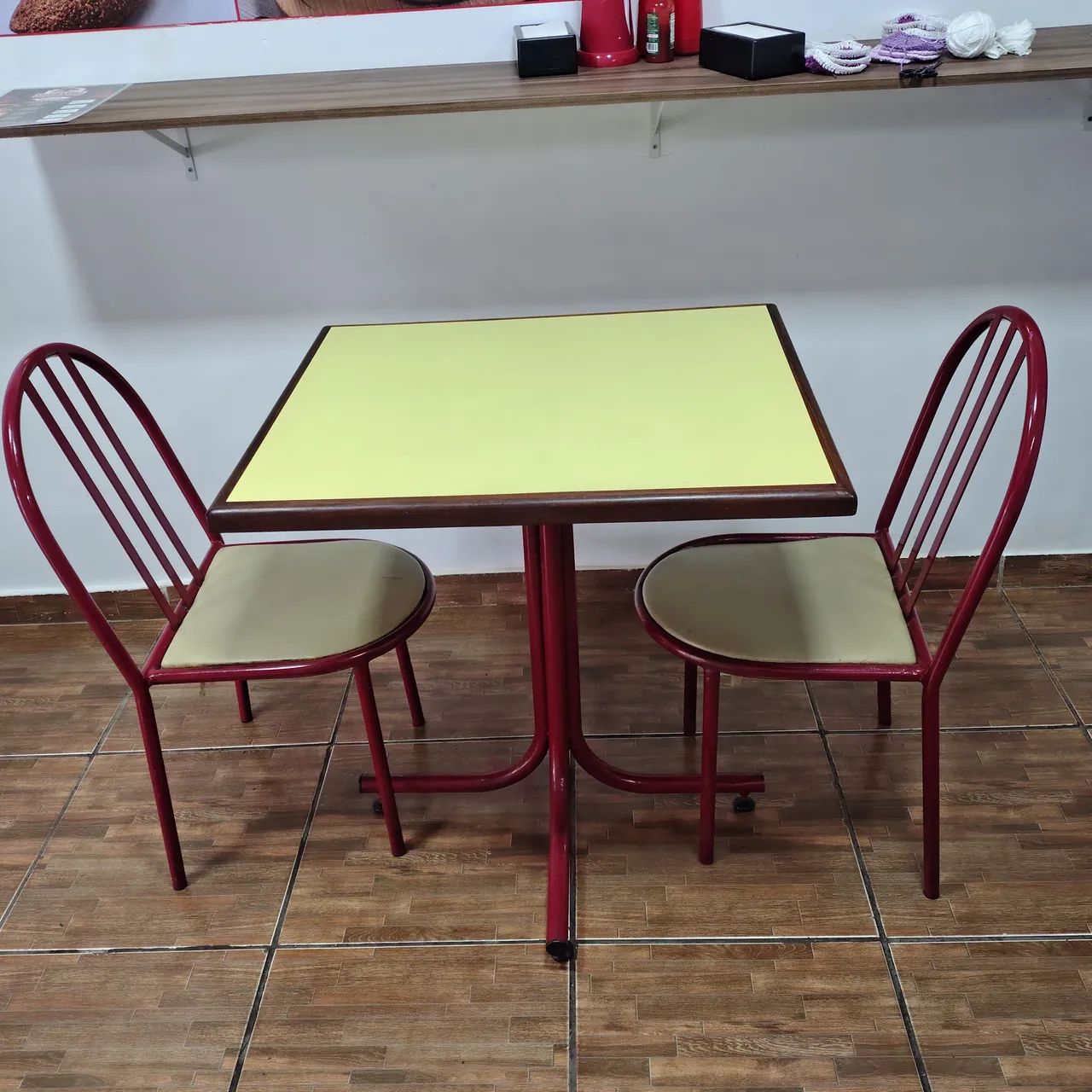 Mesa lanchonete restaurante duas cadeiras 