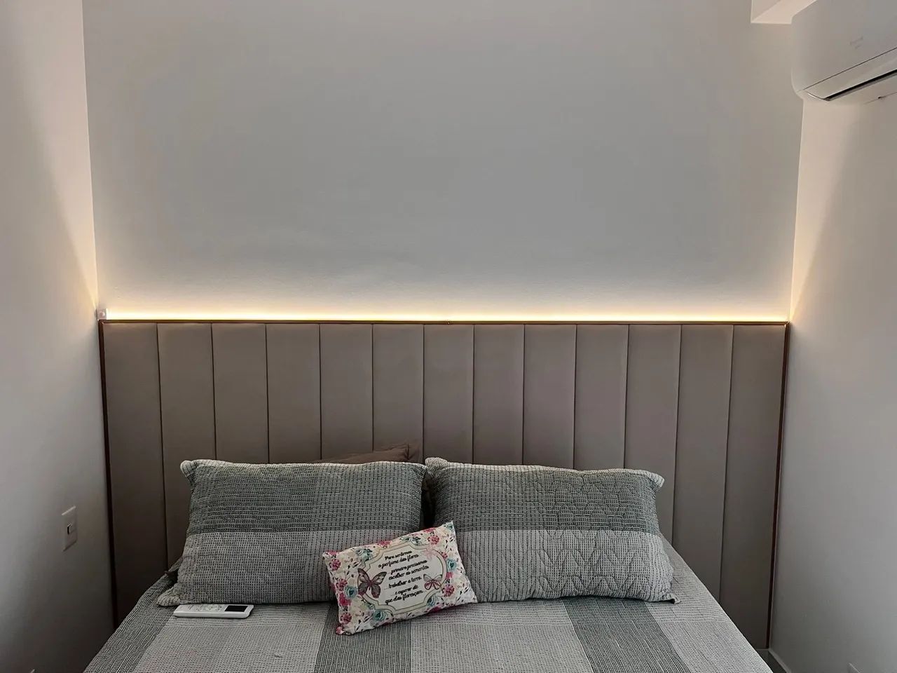 Cabeceira de cama queem com led - Foto 2