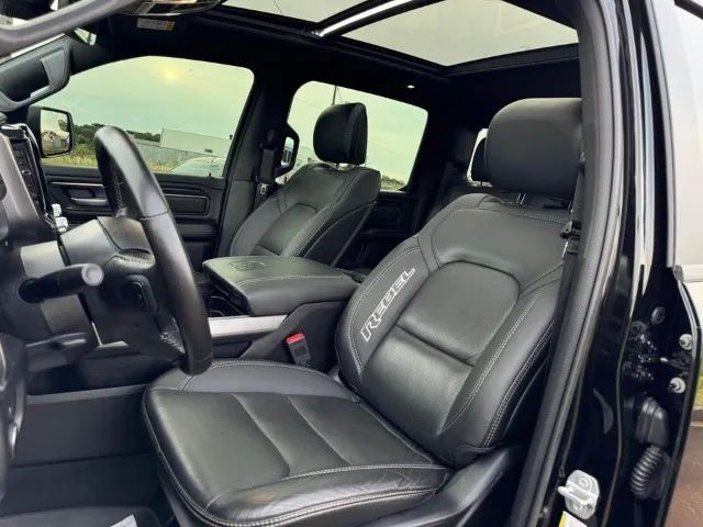 Ram Classic Laramie 5.7 V8 16V Gasolina 4X4 Aut. 2023 - Foto 8