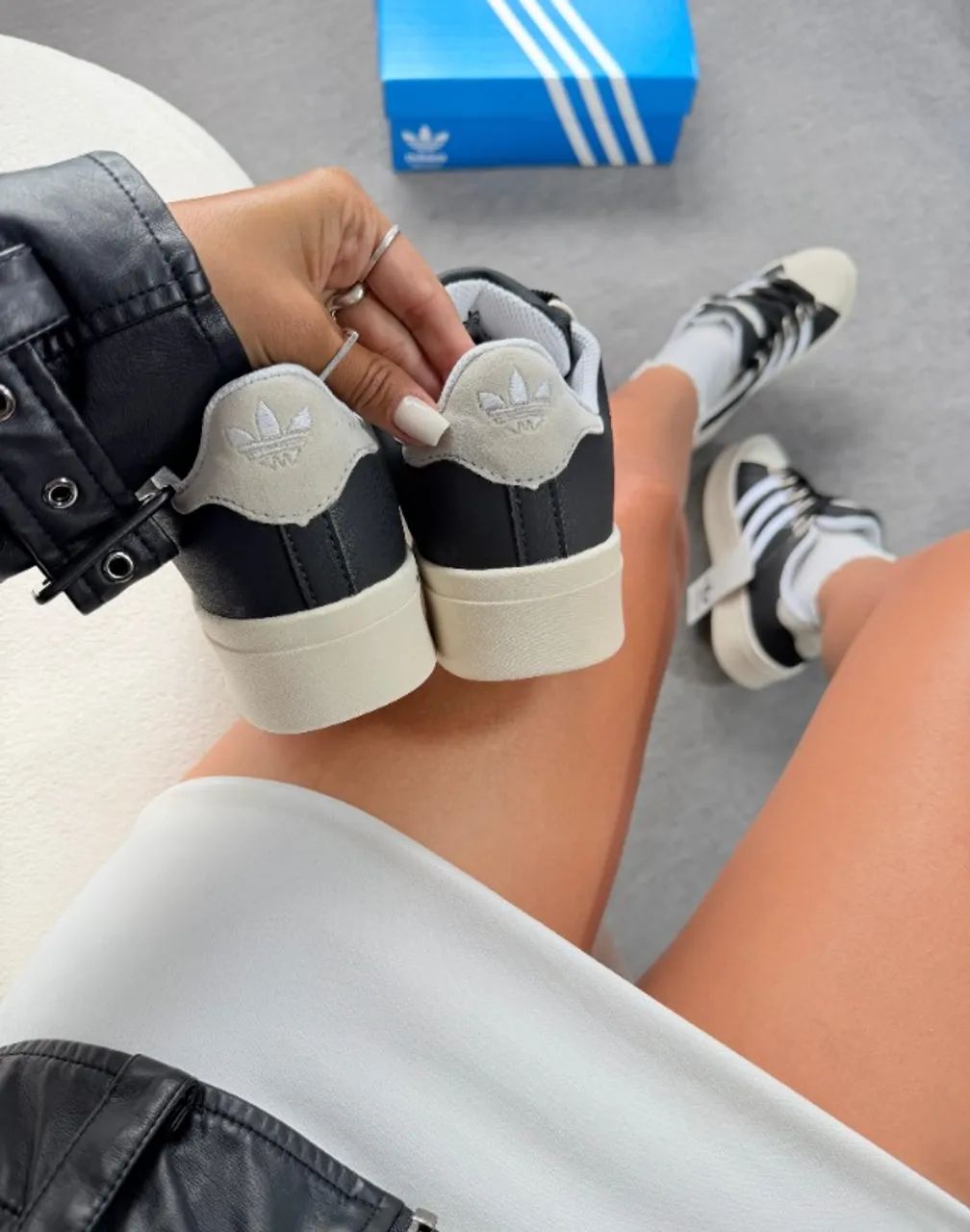 Tenis Adidas super star Bonega Preto Branco - Foto 4