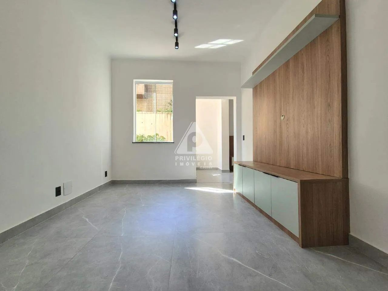 Sala e quarto reformado na Urca, com vista mar - Foto 4