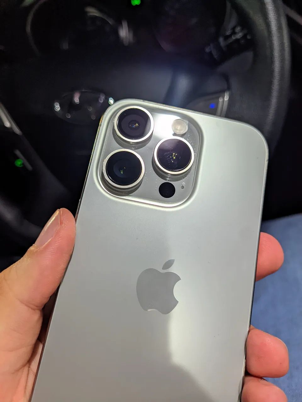 iPhone 16 pro natural  - Foto 2