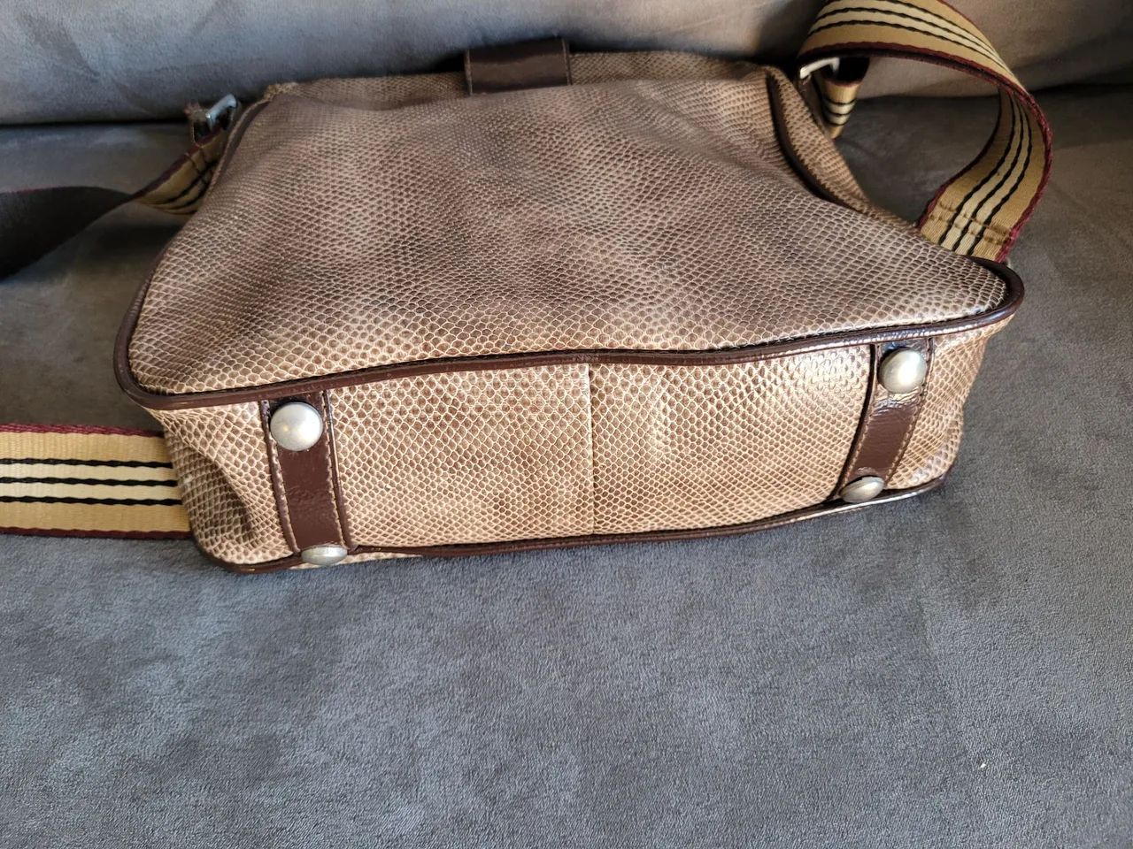Bolsa tiracolo marca Pyrâmides  - Foto 3