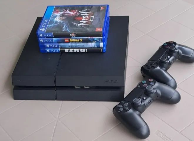 家電 PS4 ソニーPS4 グレイシャー・ホワイト 500GBで臨場感を。