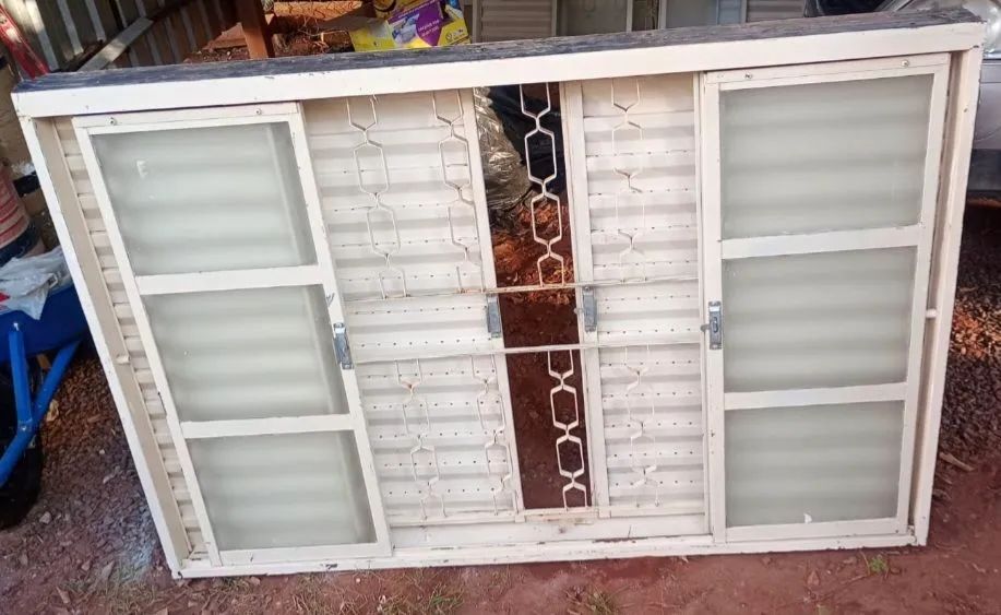 JANELA VENEZIANA COM VIDROS - Foto 2