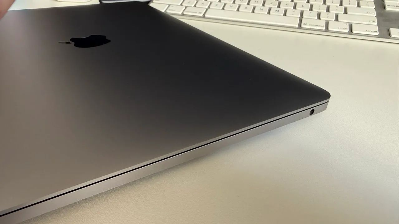 MacBook Pro M2 13