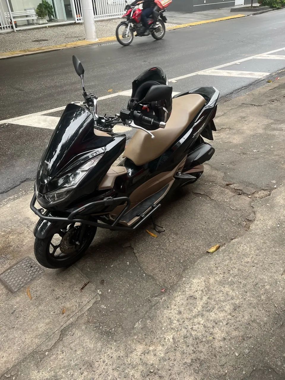 PCX DLX 2026