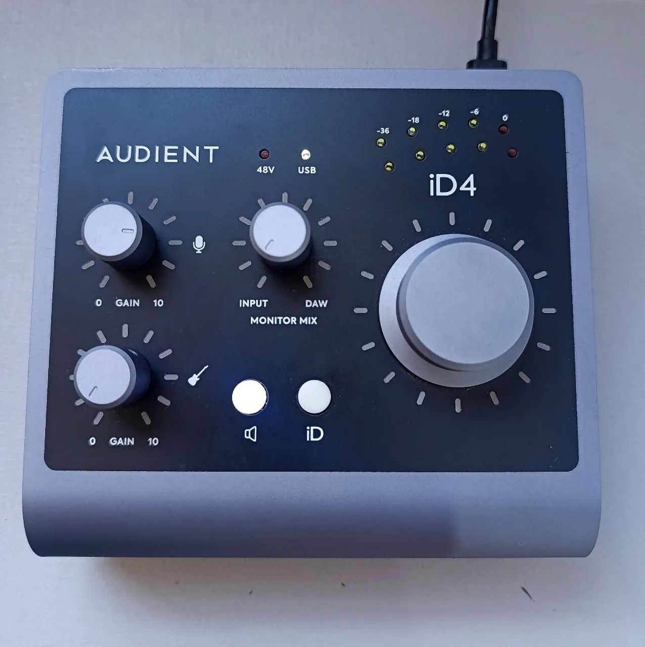 Interface de áudio Audient id4 usada excelente 