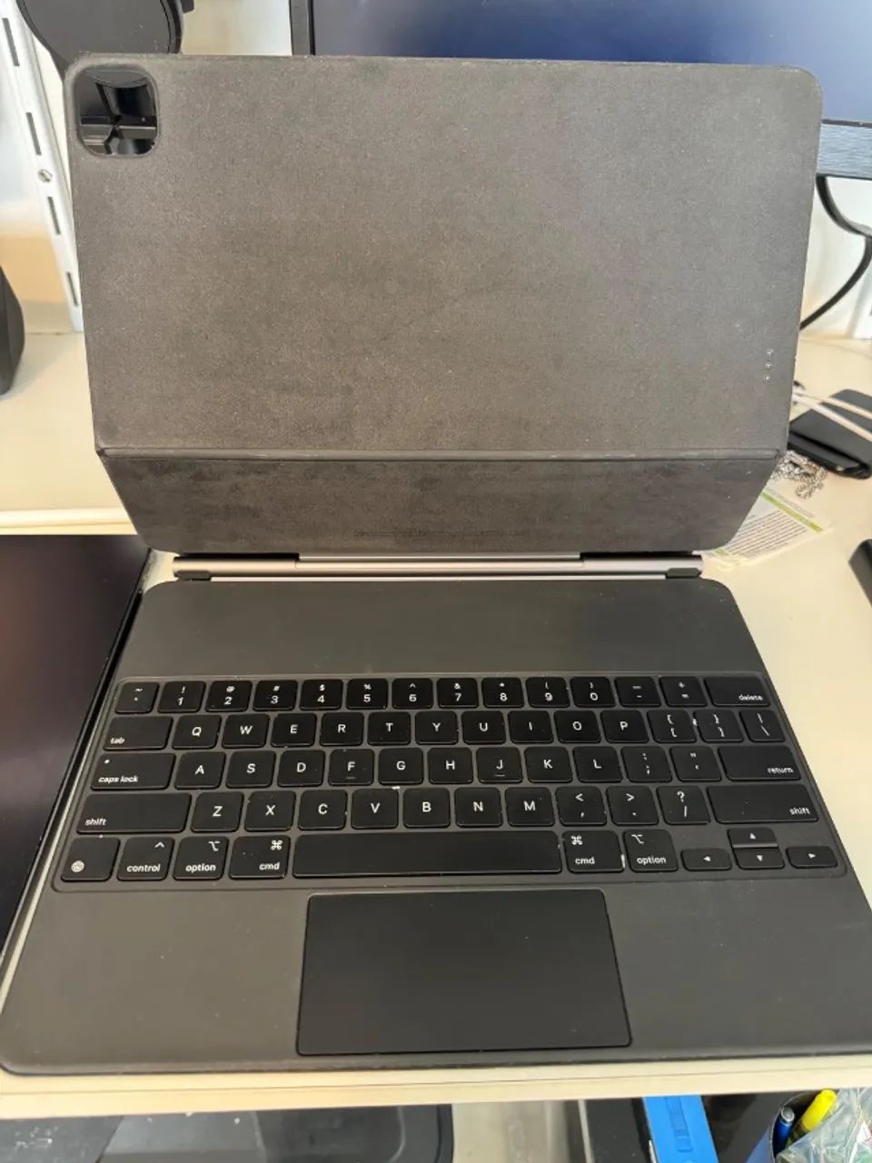 Pro de 12,9 polegadas da 5ª geração + Apple Pencil + Keyboard Apple - Foto 5