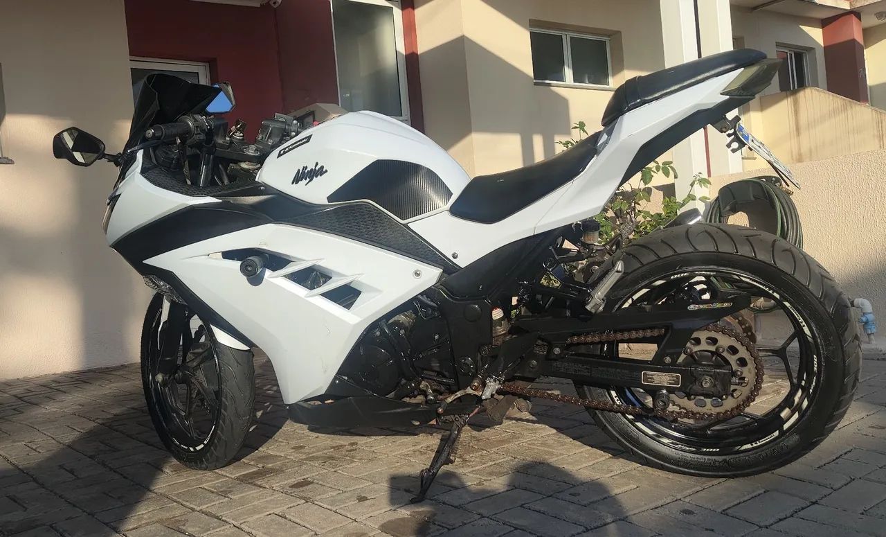 Kawasaki Ninja 300 - Foto 3