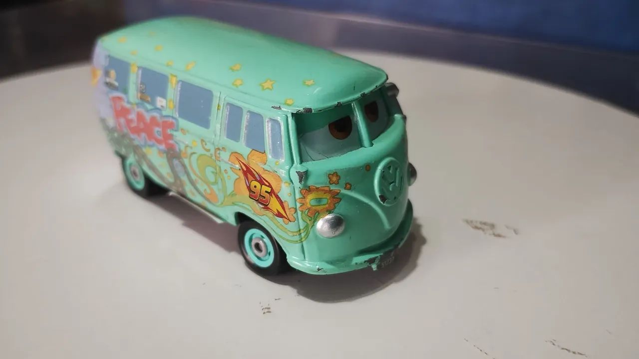 Cinco carrinhos do relâmpago McQueen